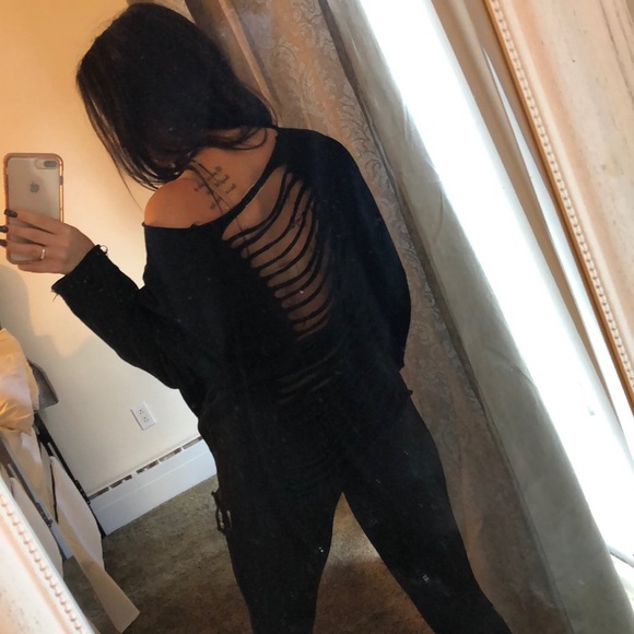 Lips Sweatshirt - Picture 2 of 2